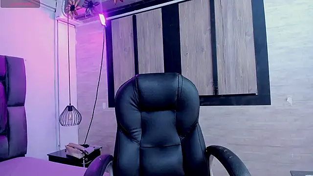 Snapshot of AfroditaLeclair chatting on 09-13-25, 01:55 AfroditaLeclair online show from 09-13-25, 01:55