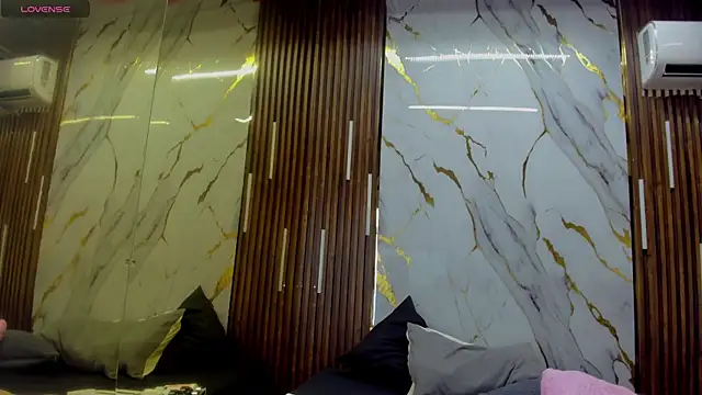 VictoriaDuart online show from 11-10-25, 08:19