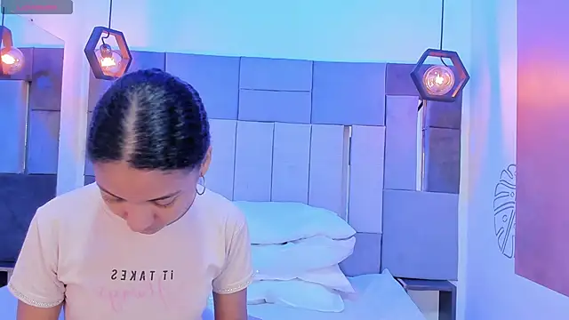 VictoriaDuart online show from 02-02-26, 08:07