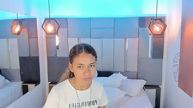 VictoriaDuart online show from 04-29-26, 09:21