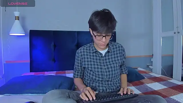 Tsuki Maru online show from 09-20-25, 07:59