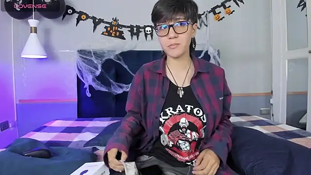 Tsuki Maru online show from 10-19-25, 07:36