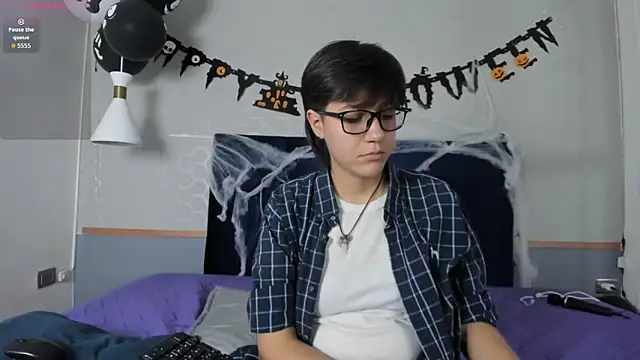 Tsuki Maru online show from 10-22-25, 08:30