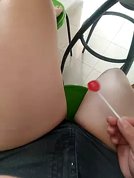 LunaJacobs online show from 04-25-26, 05:21