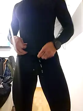 Latinfogoso84 online show from 11-23-25, 07:46