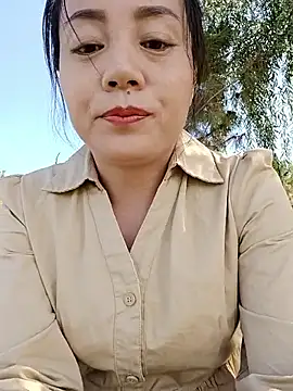 Snapshot of bingxin- chatting on 09-10-25, 04:01 bingxin- online show from 09-10-25, 04:01