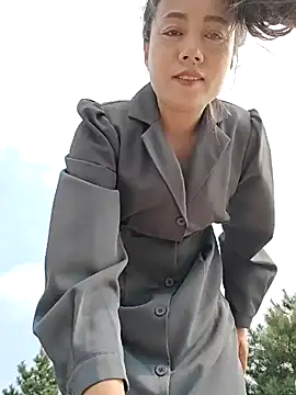 Snapshot of bingxin- chatting on 09-11-25, 06:13 bingxin- online show from 09-11-25, 06:13