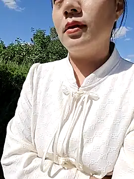 Snapshot of bingxin- chatting on 09-14-25, 05:06 bingxin- online show from 09-14-25, 05:06