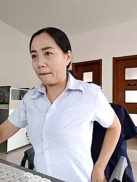 Snapshot of bingxin- chatting on 09-27-25, 07:02 bingxin- online show from 09-27-25, 07:02