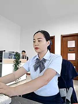 Snapshot of bingxin- chatting on 11-22-25, 01:37 bingxin- online show from 11-22-25, 01:37