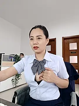 Snapshot of bingxin- chatting on 11-24-25, 02:11 bingxin- online show from 11-24-25, 02:11