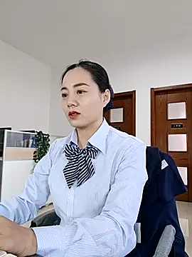 Snapshot of bingxin- chatting on 11-25-25, 05:51 bingxin- online show from 11-25-25, 05:51