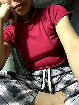 Snapshot of Mai_bb chatting on 10-25-25, 03:51 Mai bb online show from 10-25-25, 03:51