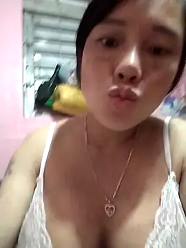 Snapshot of soope-00 chatting on 11-16-25, 01:28 soope-00 online show from 11-16-25, 01:28