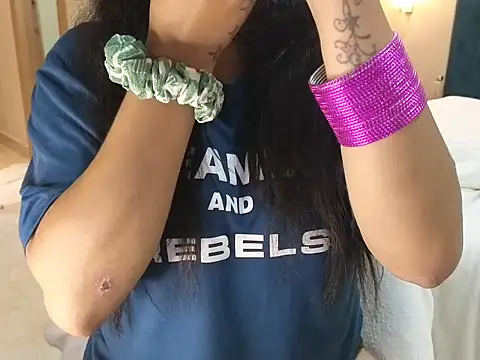 Snapshot of mansi201 chatting on 09-24-25, 03:48 mansi201 online show from 09-24-25, 03:48