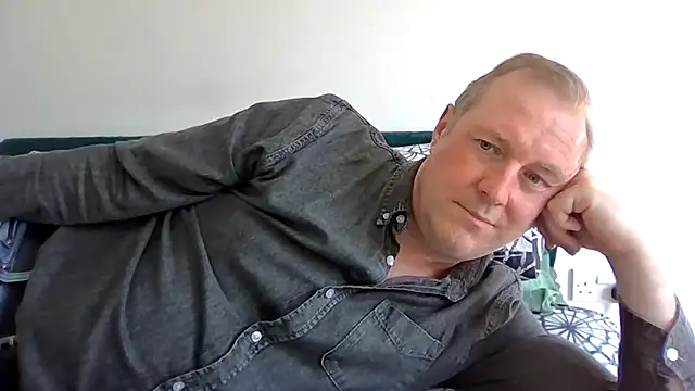 Snapshot of JayPal722 chatting on 06-12-26, 04:39 JayPal722 online show from 06-12-26, 04:39