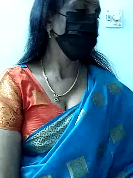Snapshot of mallu-reshma chatting on 09-09-25, 09:31 mallu-reshma online show from 09-09-25, 09:31