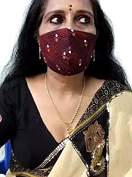 Snapshot of mallu-reshma chatting on 09-11-25, 07:52 mallu-reshma online show from 09-11-25, 07:52