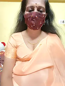 Snapshot of mallu-reshma chatting on 09-15-25, 10:26 mallu-reshma online show from 09-15-25, 10:26