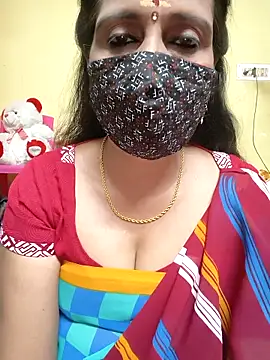 Snapshot of mallu-reshma chatting on 10-15-25, 05:13 mallu-reshma online show from 10-15-25, 05:13