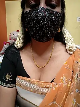 Snapshot of mallu-reshma chatting on 10-17-25, 02:30 mallu-reshma online show from 10-17-25, 02:30