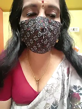 Snapshot of mallu-reshma chatting on 10-20-25, 07:31 mallu-reshma online show from 10-20-25, 07:31