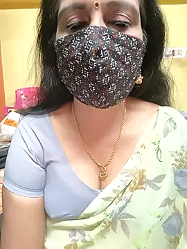 Snapshot of mallu-reshma chatting on 10-26-25, 02:01 mallu-reshma online show from 10-26-25, 02:01