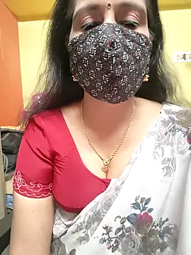 Snapshot of mallu-reshma chatting on 10-28-25, 07:56 mallu-reshma online show from 10-28-25, 07:56