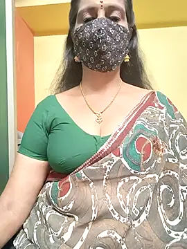 Snapshot of mallu-reshma chatting on 10-31-25, 01:12 mallu-reshma online show from 10-31-25, 01:12