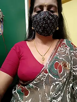 Snapshot of mallu-reshma chatting on 11-08-25, 09:09 mallu-reshma online show from 11-08-25, 09:09