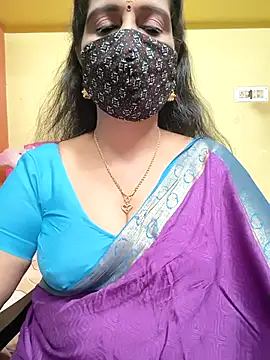 Snapshot of mallu-reshma chatting on 11-10-25, 01:10 mallu-reshma online show from 11-10-25, 01:10