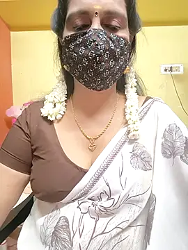 Snapshot of mallu-reshma chatting on 11-12-25, 04:07 mallu-reshma online show from 11-12-25, 04:07