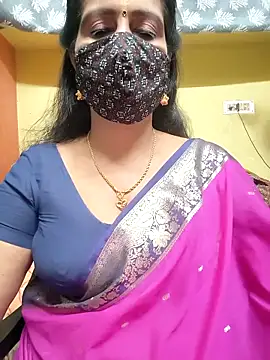 Snapshot of mallu-reshma chatting on 11-16-25, 01:39 mallu-reshma online show from 11-16-25, 01:39