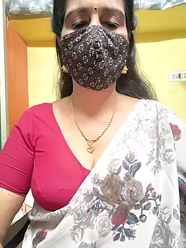 Snapshot of mallu-reshma chatting on 11-18-25, 02:54 mallu-reshma online show from 11-18-25, 02:54