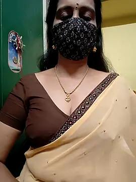 Snapshot of mallu-reshma chatting on 11-23-25, 12:38 mallu-reshma online show from 11-23-25, 12:38