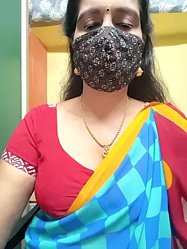 Snapshot of mallu-reshma chatting on 11-26-25, 01:34 mallu-reshma online show from 11-26-25, 01:34