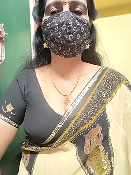 Snapshot of mallu-reshma chatting on 12-19-25, 12:45 mallu-reshma online show from 12-19-25, 12:45