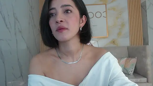 Snapshot of sara_lopez_s chatting on 10-25-25, 01:40 sara lopez s online show from 10-25-25, 01:40