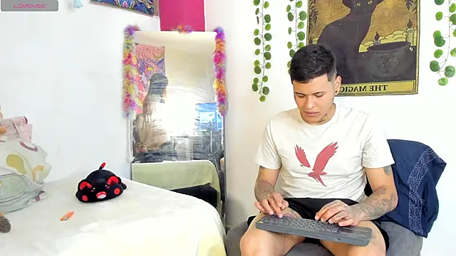 Snapshot of rosse_dredd chatting on 10-05-25, 10:07 rosse dredd online show from 10-05-25, 10:07