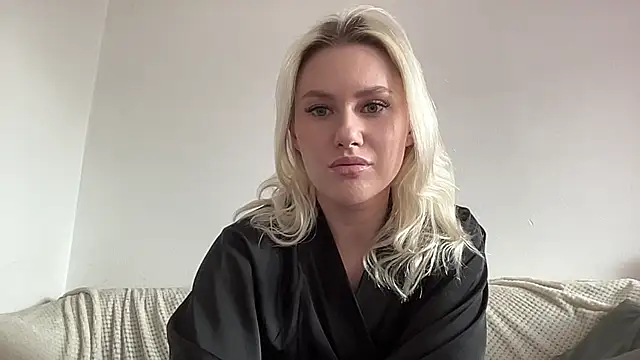 ElaraLuxxxe online show from 09-24-25, 10:07