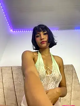 Amberdecolombia online show from 11-18-25, 02:50