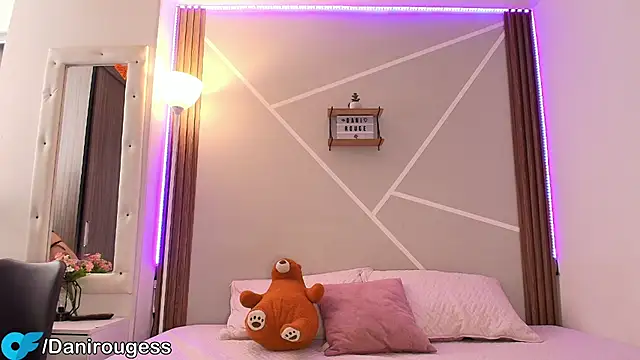 Snapshot of Little_ginger chatting on 09-19-25, 12:50 Little ginger online show from 09-19-25, 12:50