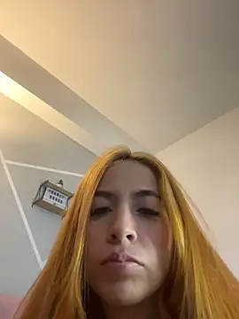 Snapshot of Little_ginger chatting on 10-24-25, 06:54 Little ginger online show from 10-24-25, 06:54