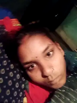 Snapshot of Idhika_Jha chatting on 10-08-25, 11:24 Idhika Jha online show from 10-08-25, 11:24