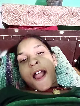 Snapshot of Idhika_Jha chatting on 10-15-25, 03:12 Idhika Jha online show from 10-15-25, 03:12