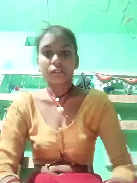 Snapshot of Idhika_Jha chatting on 10-18-25, 12:24 Idhika Jha online show from 10-18-25, 12:24