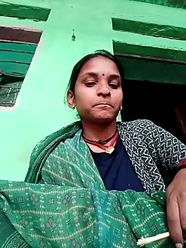 Snapshot of Idhika_Jha chatting on 11-23-25, 02:22 Idhika Jha online show from 11-23-25, 02:22