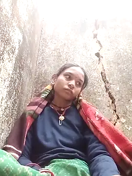 Snapshot of Idhika_Jha chatting on 11-27-25, 01:18 Idhika Jha online show from 11-27-25, 01:18