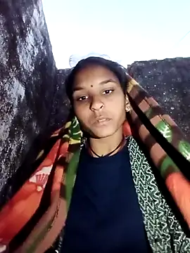 Snapshot of Idhika_Jha chatting on 11-28-25, 12:57 Idhika Jha online show from 11-28-25, 12:57