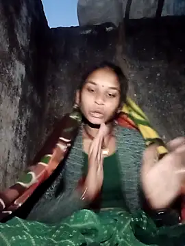 Snapshot of Idhika_Jha chatting on 11-29-25, 12:46 Idhika Jha online show from 11-29-25, 12:46